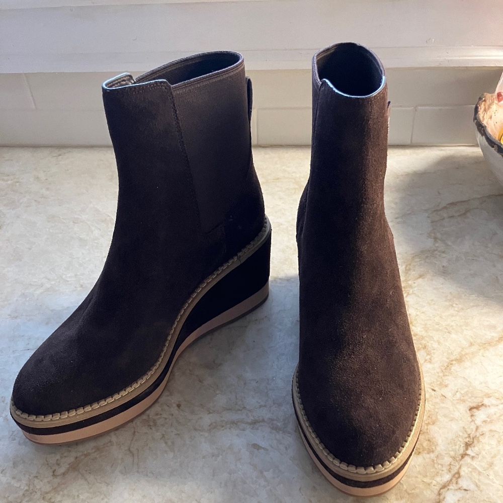 New Kate Spade brown wedge booties, size 8